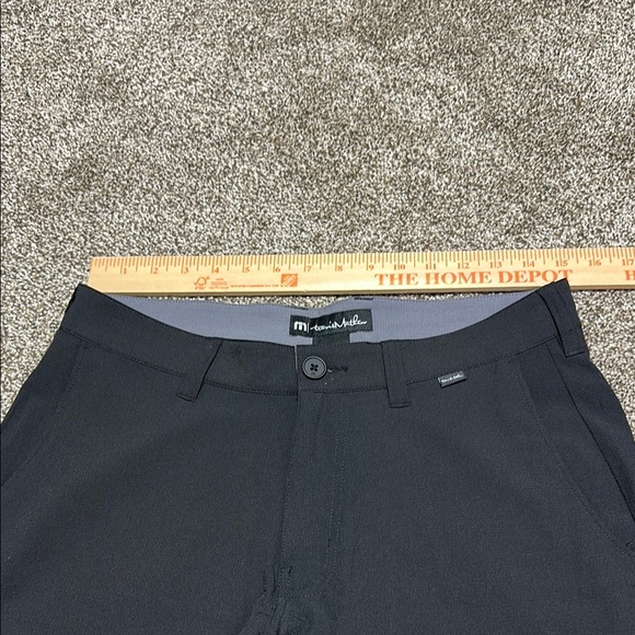 NWOT Travis Mathew black Starnes shorts 30” waist 9” inseam - Picture 3 of 8